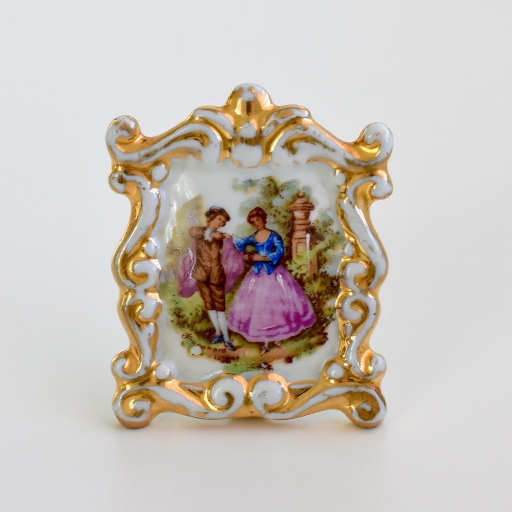 LIMOGE White PORCELAINE W/Gold MINIATURE PORTRAIT COLLECTIBLE FIGURINE